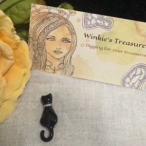 Vintage Black Enamel Cat Brooch with Faux Rhinestone Collar